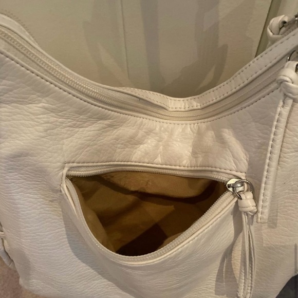 Kate & Mel White Shoulder Bag - Picture 11 of 12